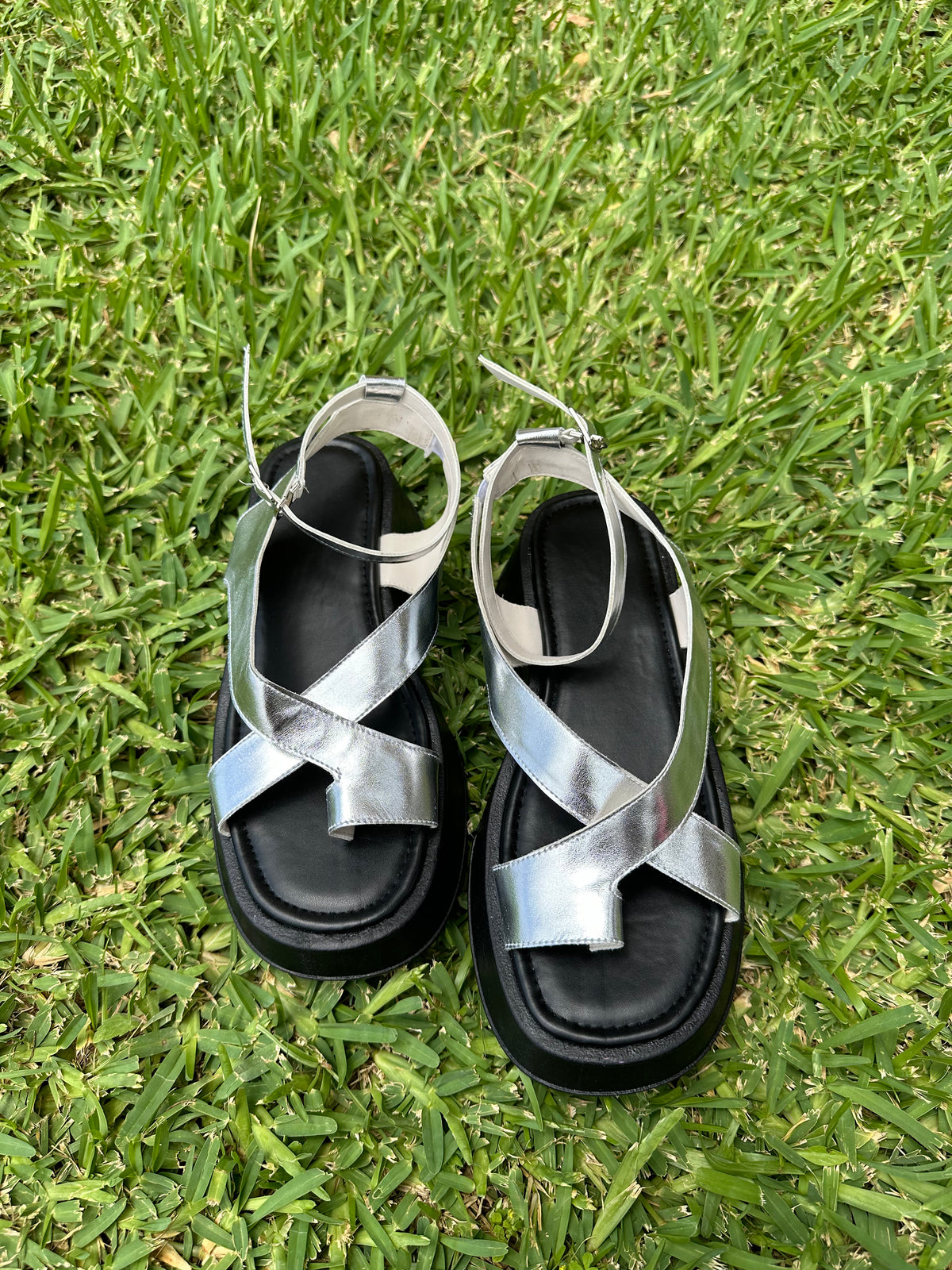 The simply sandals in Silver