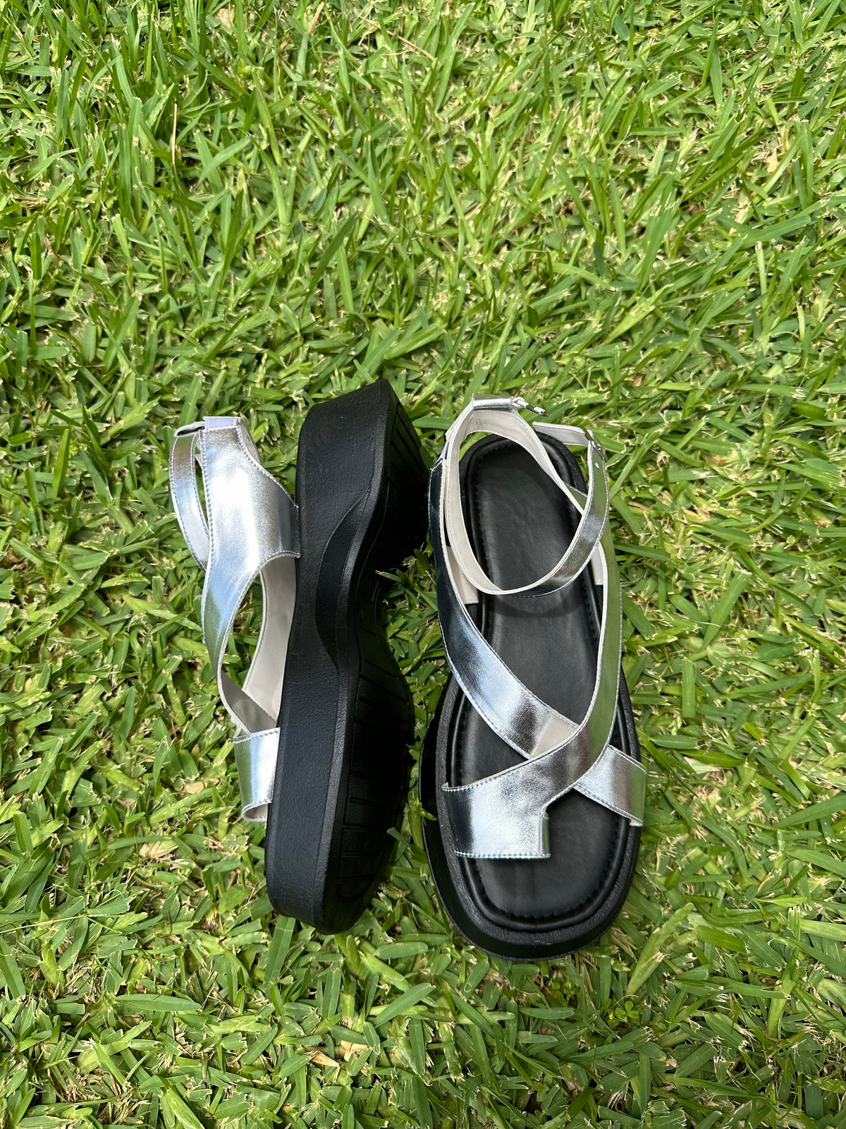 The simply sandals in Silver