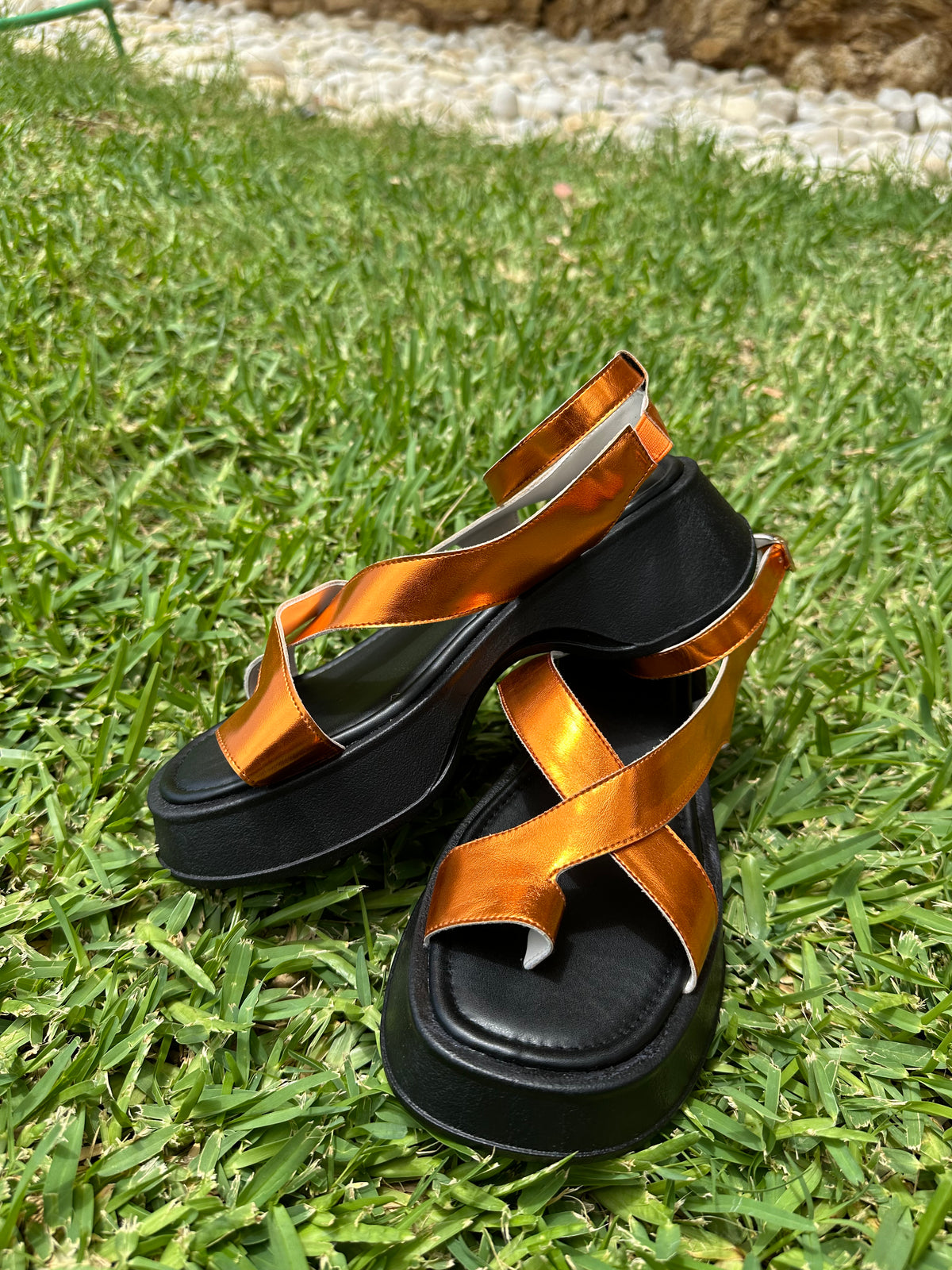 The simply sandals in Shine orange